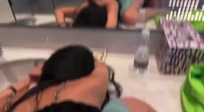 镜子里的自己
